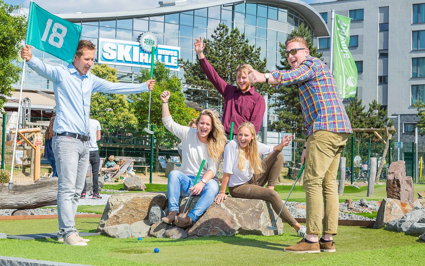 Gruppengaudi auf dem Almgolf Master Course